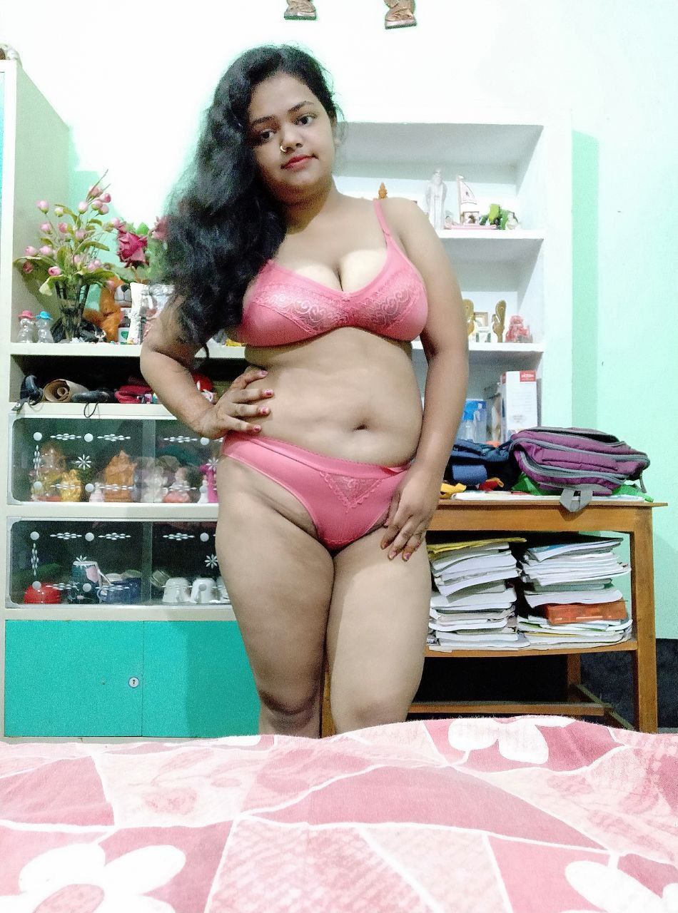 Chubby Indian Slut Fingering Her Horny Pussy FSI Blog Free Sexy Indians